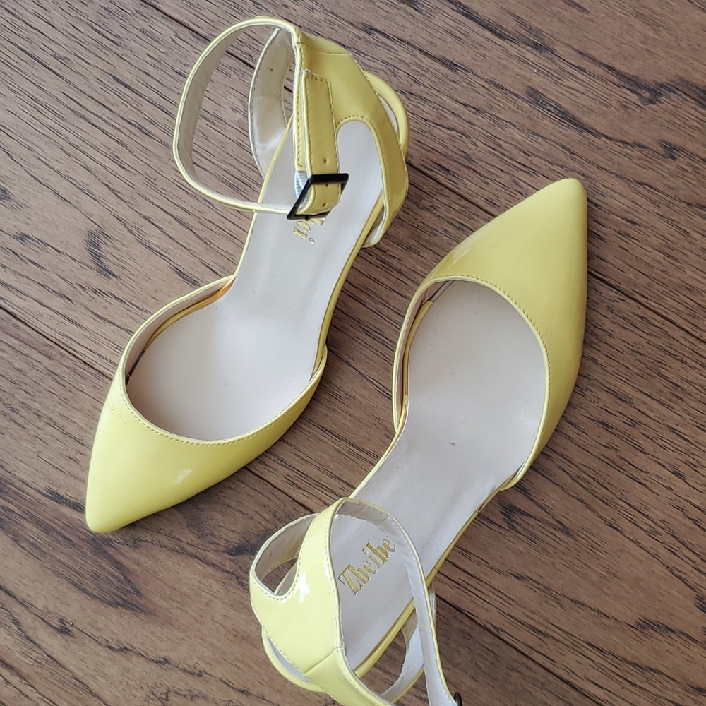 Zbeibei yellow đź’› pump. Closed toe!! Ankle strap! NWOB - Picture 2 of 6